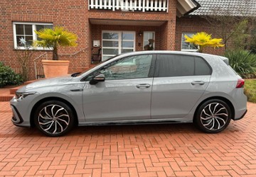 VW Golf 98.000 km 25.333 &euro; Schloß-Holte 33758
