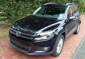 VW Tiguan 176.000 km 9.400 &euro; Schloß Holte-Stukenbrock 33758
