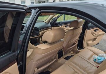 BMW 525 322.000 km 5.900 &euro; Augustdorf 32832