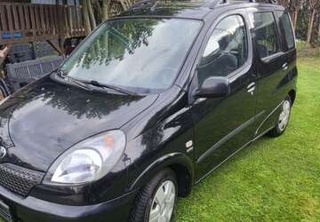 Toyota Yaris 165.985 km 2.500 &euro; Lage 32791