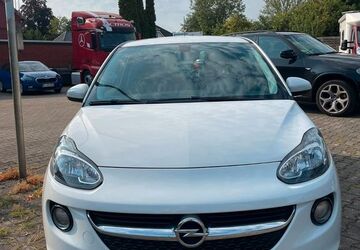 Opel Adam 86.000 km 9.900 &euro; Versmold 33775
